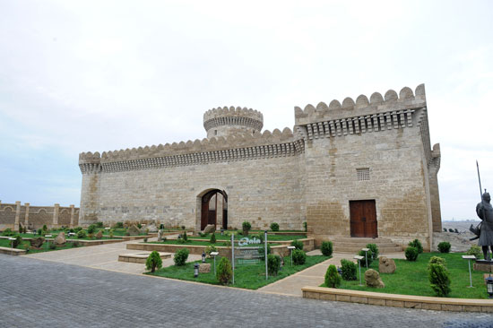 Azerbaijani president and his spouse visit Gala State History-Ethnography Preserve (PHOTO)